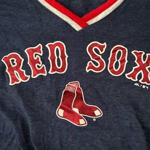 Woman’s XXL Majestic Red Sox V-neck t-shirt